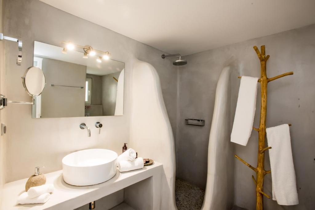 Jonaz Suites